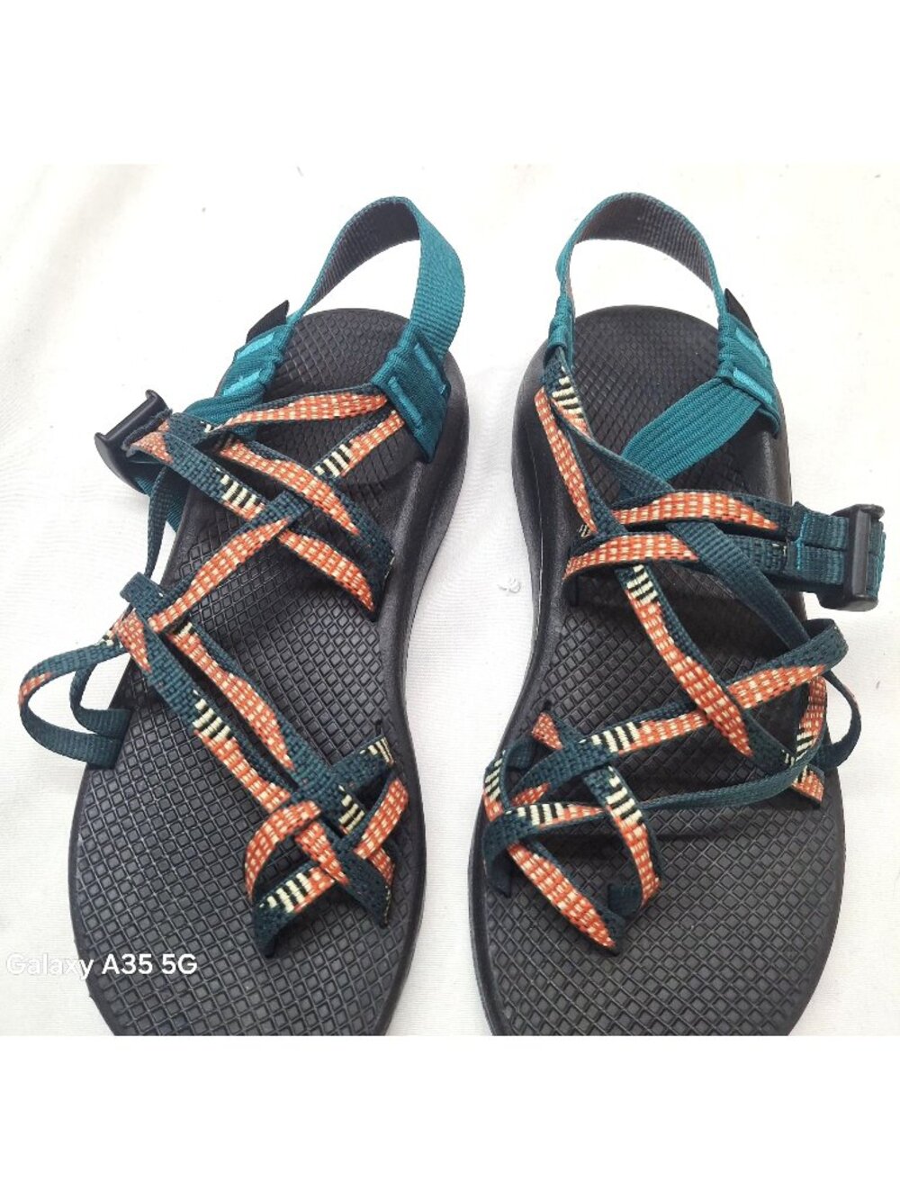 Chaco Womens Size 9 Adjustable Strap Outdoor Sandals With Durable Outsole & Colo